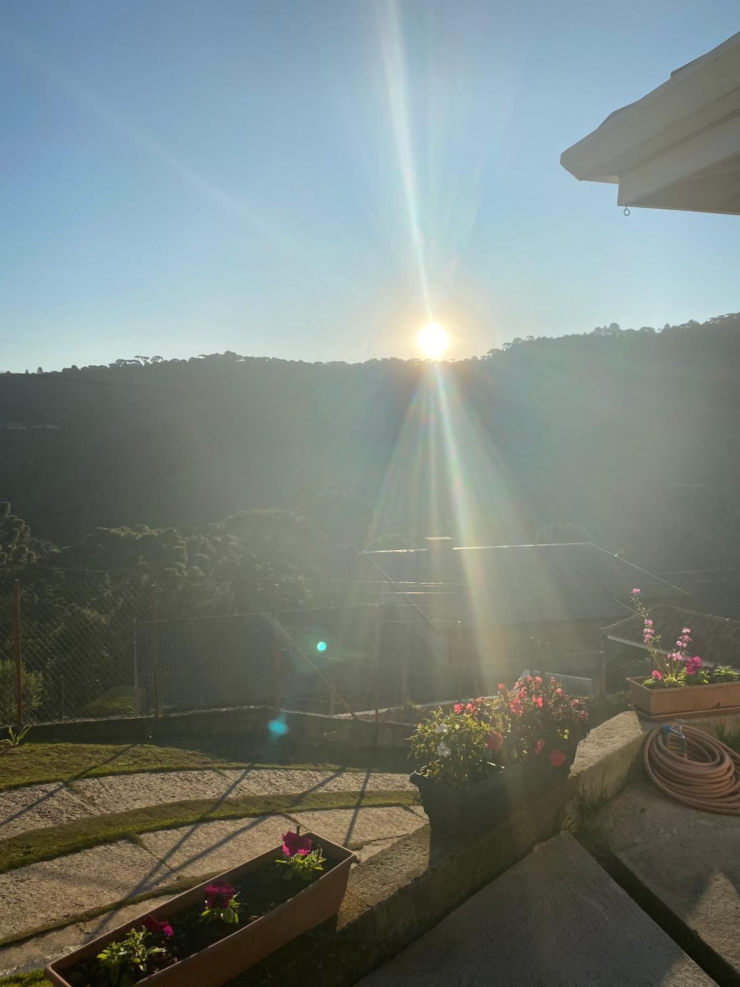 Casa Aconchegante Na Montanha Apartment กังโปสดูจอร์เดา ภายนอก รูปภาพ